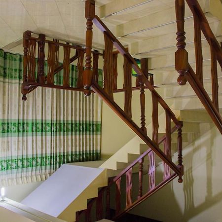 สัตโยทัย เรสซิเดนซ์ Bed & Breakfast แคนดี้ ภายนอก รูปภาพ