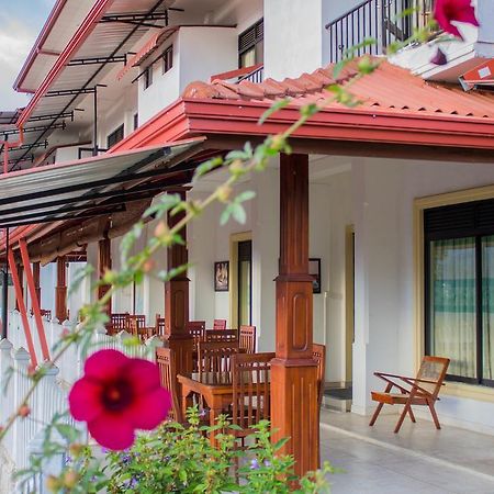 สัตโยทัย เรสซิเดนซ์ Bed & Breakfast แคนดี้ ภายนอก รูปภาพ