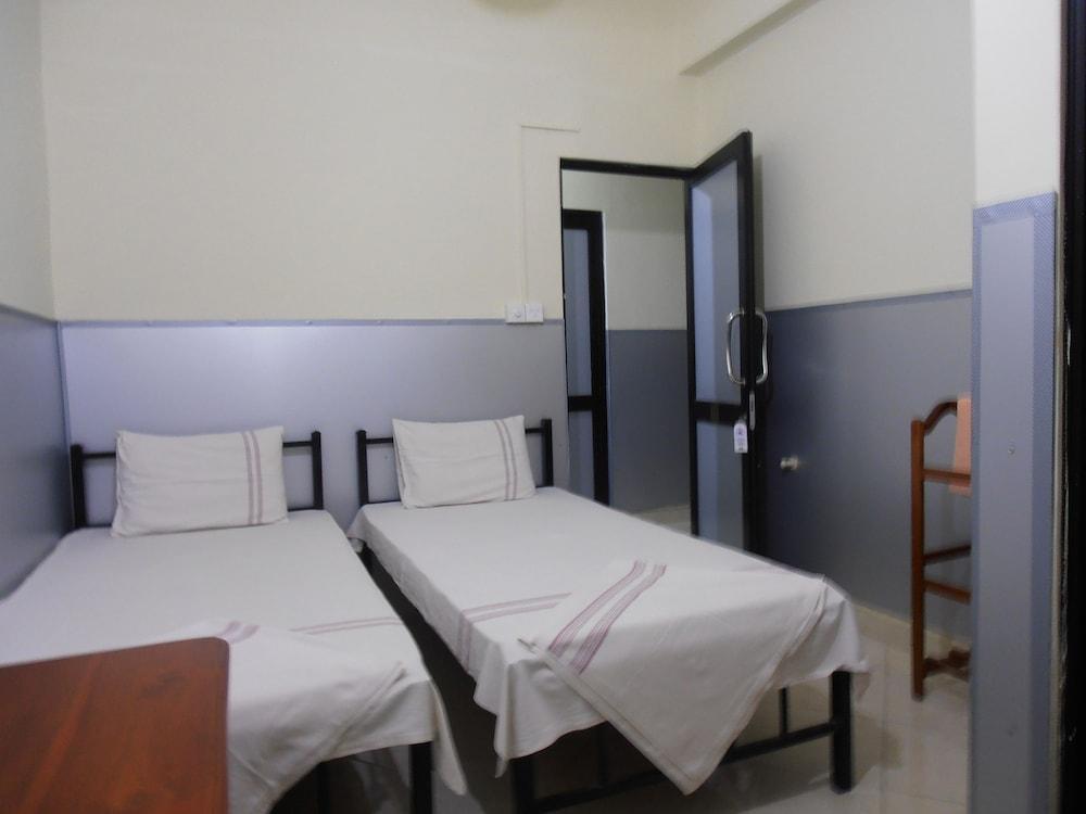 สัตโยทัย เรสซิเดนซ์ Bed & Breakfast แคนดี้ ภายนอก รูปภาพ