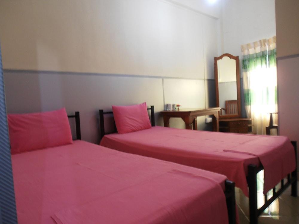 สัตโยทัย เรสซิเดนซ์ Bed & Breakfast แคนดี้ ภายนอก รูปภาพ
