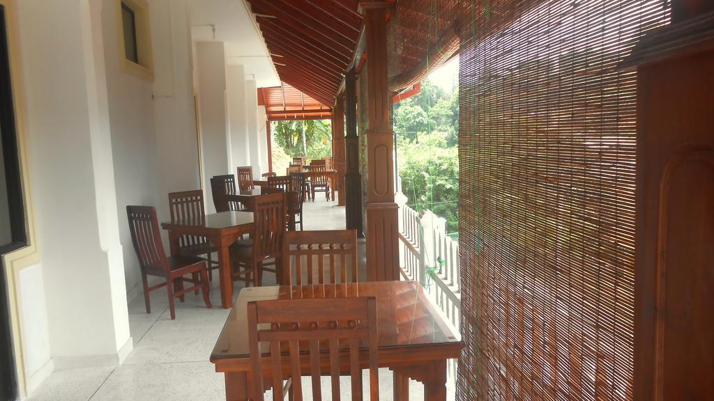 สัตโยทัย เรสซิเดนซ์ Bed & Breakfast แคนดี้ ภายนอก รูปภาพ