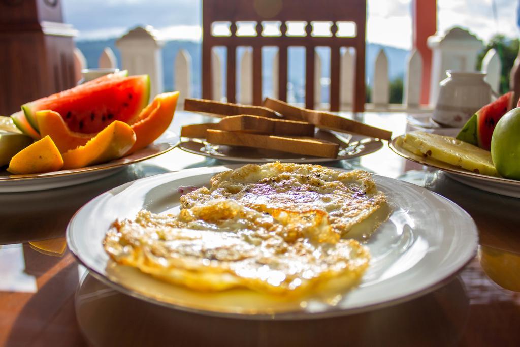 สัตโยทัย เรสซิเดนซ์ Bed & Breakfast แคนดี้ ภายนอก รูปภาพ