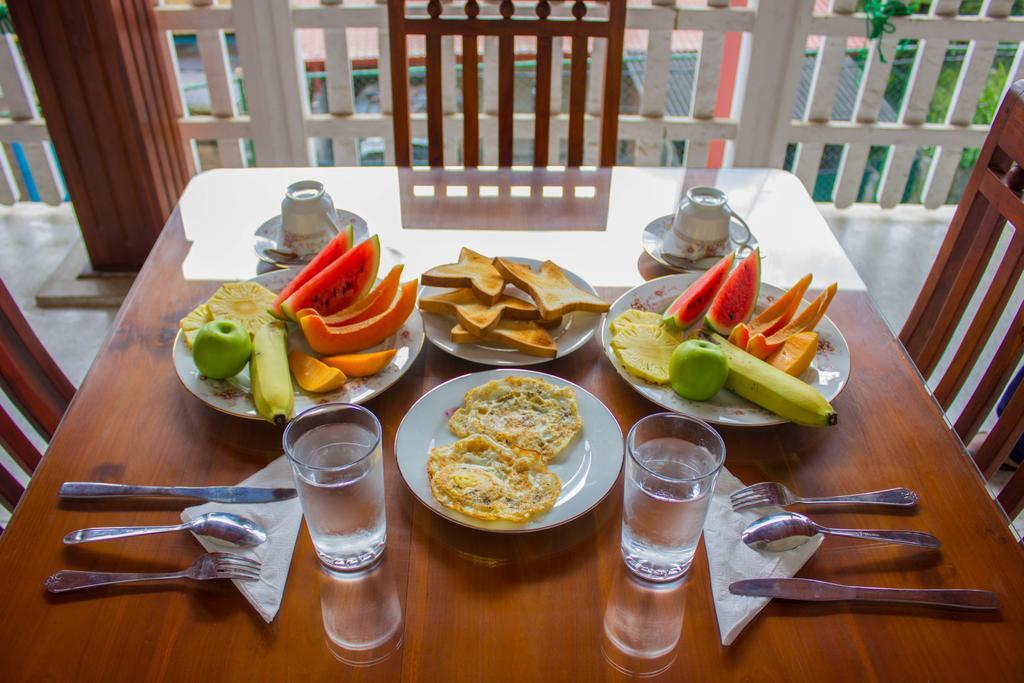 สัตโยทัย เรสซิเดนซ์ Bed & Breakfast แคนดี้ ภายนอก รูปภาพ