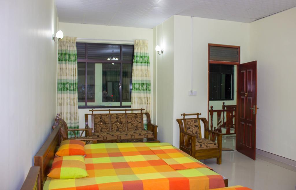 สัตโยทัย เรสซิเดนซ์ Bed & Breakfast แคนดี้ ภายนอก รูปภาพ