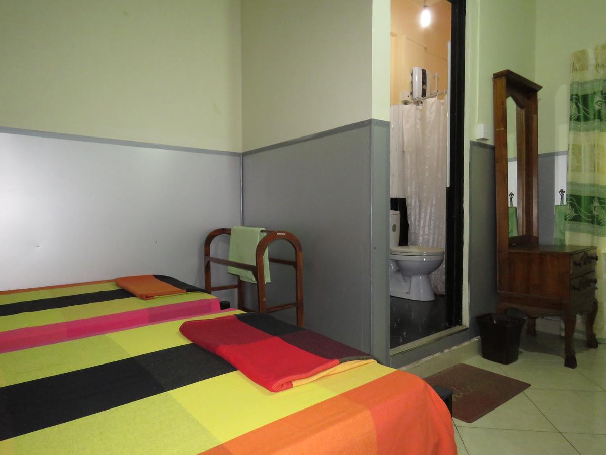 สัตโยทัย เรสซิเดนซ์ Bed & Breakfast แคนดี้ ภายนอก รูปภาพ