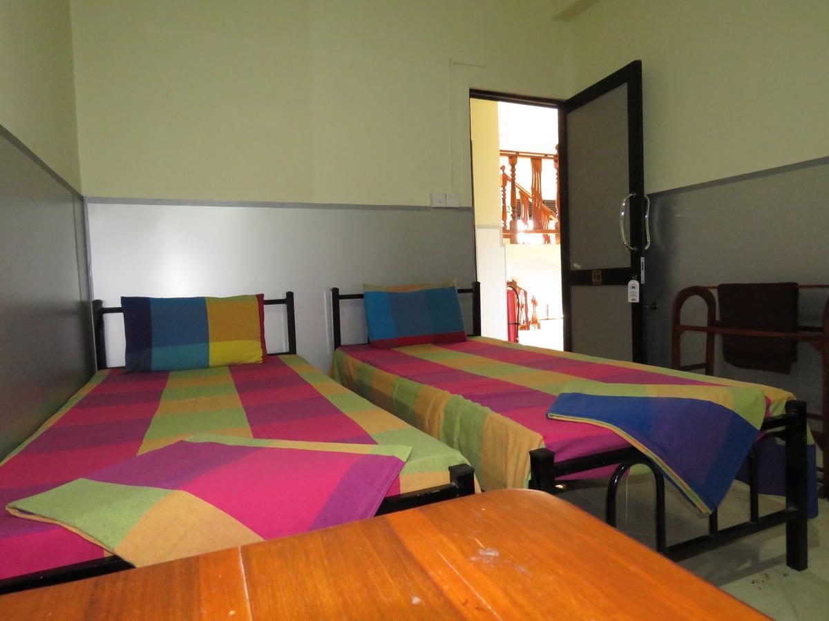 สัตโยทัย เรสซิเดนซ์ Bed & Breakfast แคนดี้ ภายนอก รูปภาพ